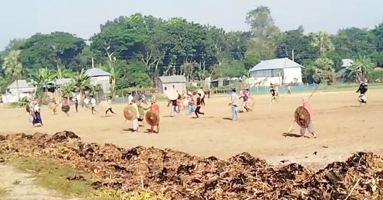 সালথায় আধিপত্য বিস্তারকে কেন্দ্র করে সংঘর্ষে জড়িয়েছে প্রায় ২০ গ্রামের মানুষ